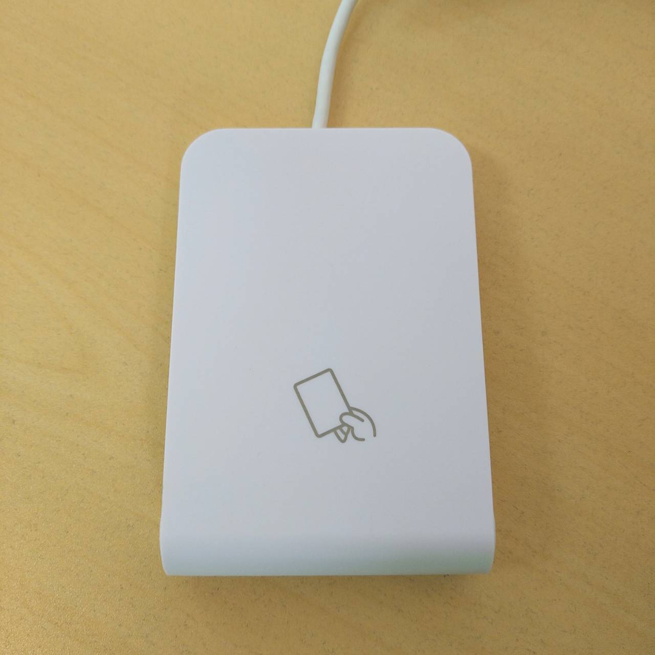 マイナ保険証 （マイナンバーカード） 読み取りカードリーダーの写真