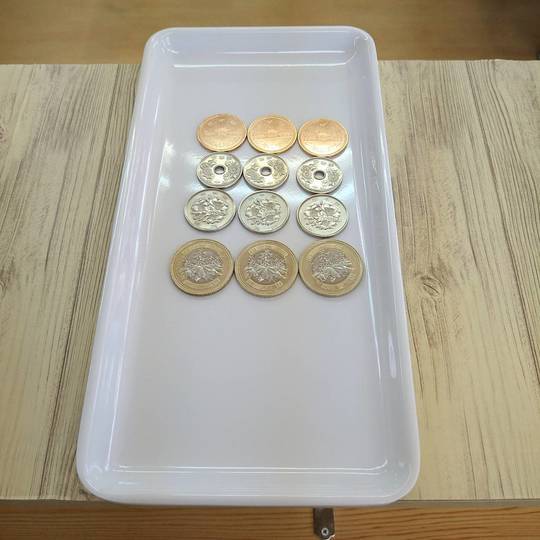 現金支払い写真